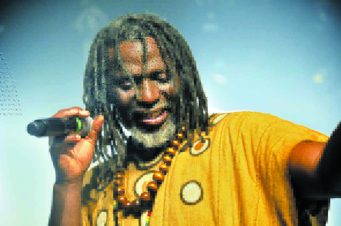 Tiken Jah Fakoly chante l’Afrique aux rythmes du reggae