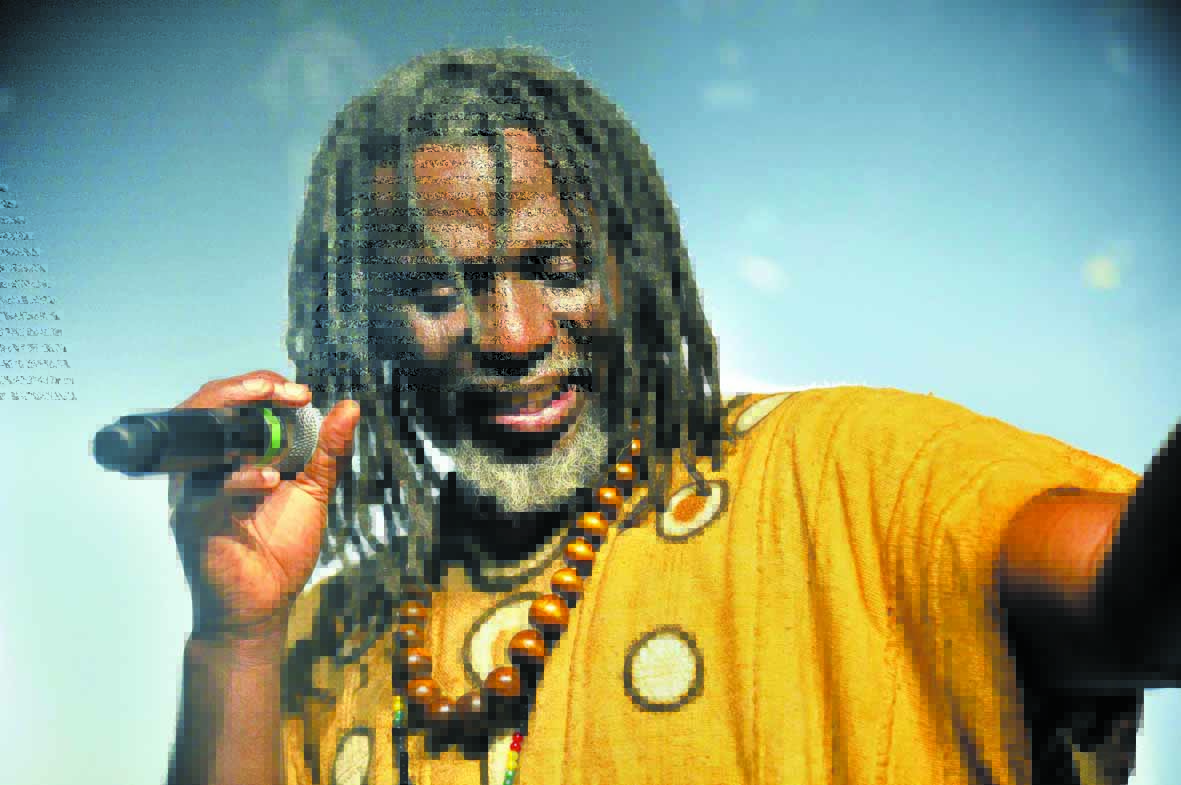 Tiken Jah Fakoly chante l’Afrique aux rythmes du reggae