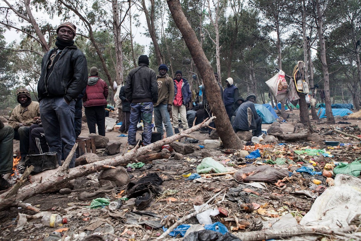 Rafles : Des centaines de migrants irréguliers  refoulés de Nador et Tanger et débarqués à Tiznit