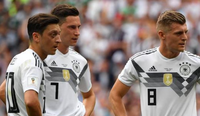 Kroos critique Özil pour son départ de la Mannschaft