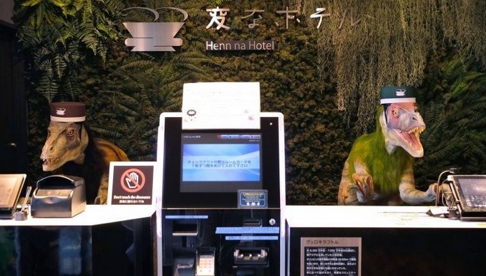 Insolite : Des dinosaures en guise de réceptionnistes Insolite : Des dinosaures en guise de réceptionnistes