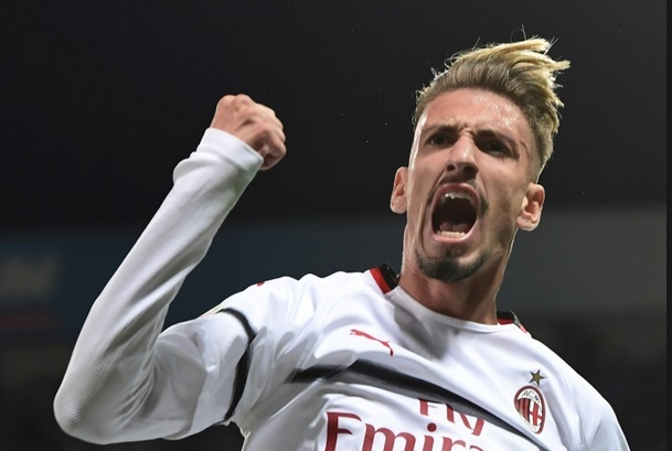 Calcio : L'AC Milan s'éveille, la Fiorentina s'annonce Calcio : L'AC Milan s'éveille, la Fiorentina s'annonce