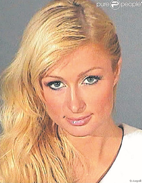 Quand les stars se font tirer le portrait au commissariat : Paris Hilton