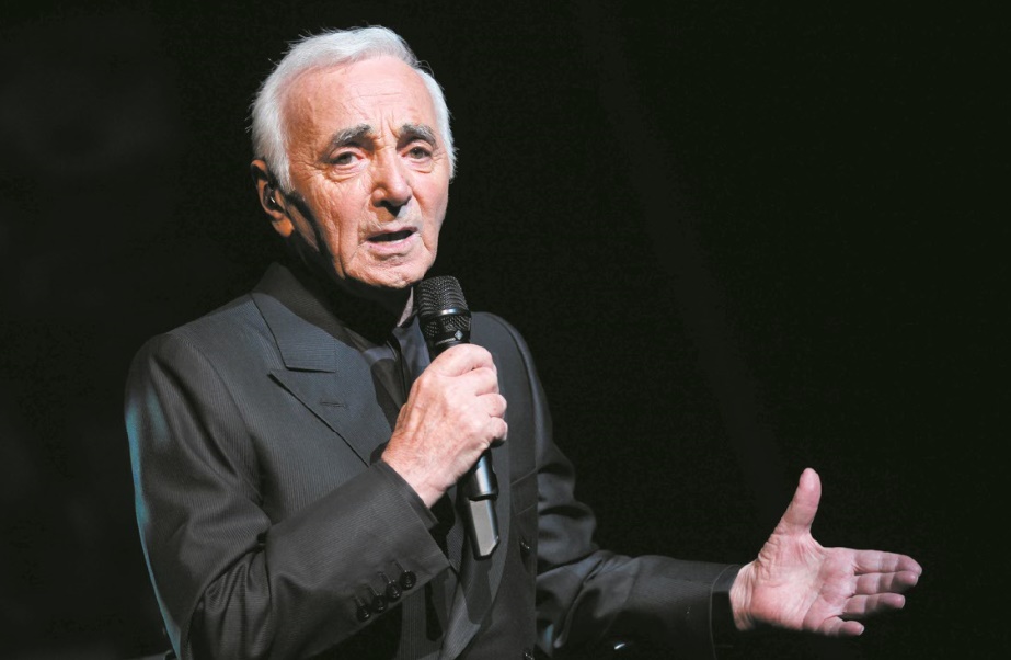 Laissons le monde à ses problèmes, les gens haineux face à eux-mêmes : Feu Charles Aznavour