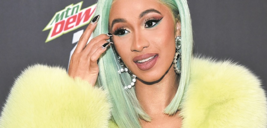 Cardi B inculpée d'agression