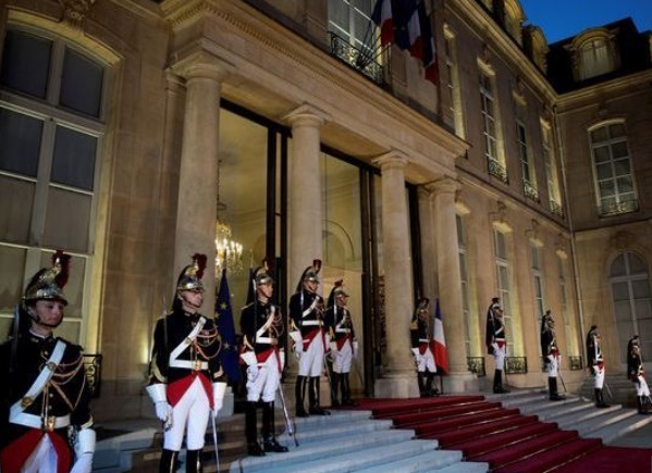 Insolite : Appels injurieux à l'Elysée