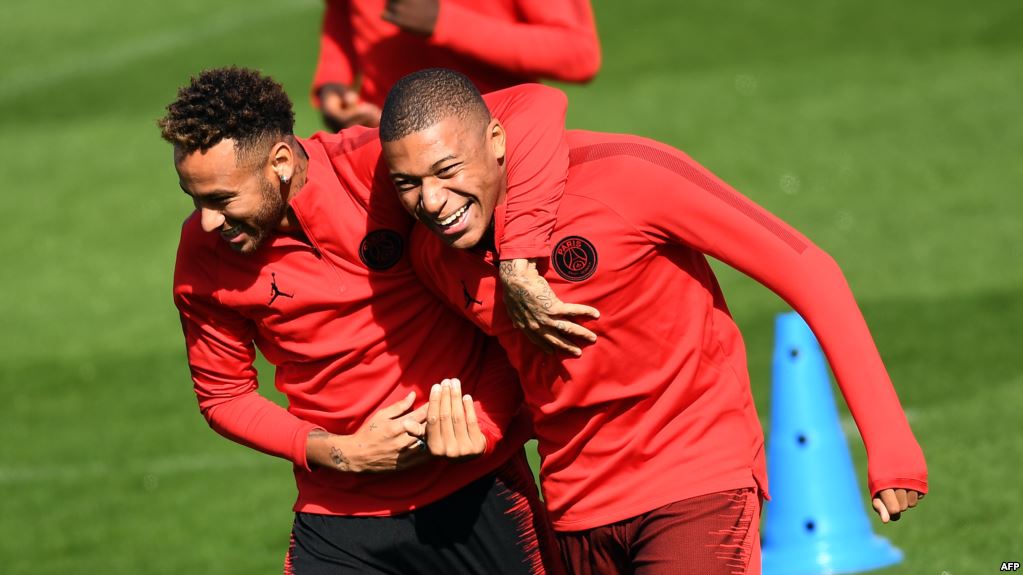 Le PSG prépare le choc de Naples dans les turbulences