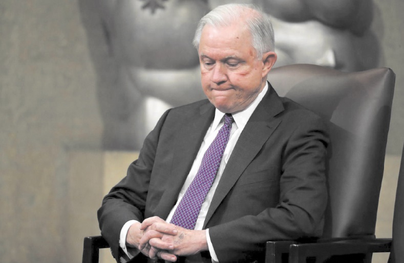 Au lendemain des élections, Trump limoge son ministre de la Justice