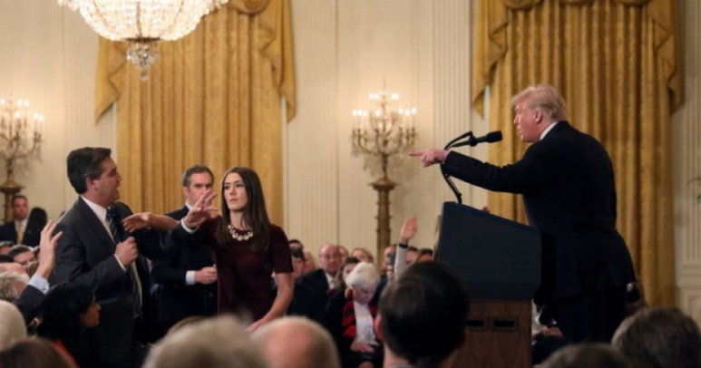 Donald Trump accusé d'outrepasser ses prérogatives Donald Trump accusé d'outrepasser ses prérogatives