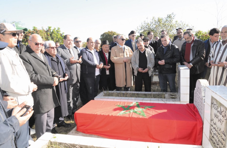 Driss Lachguar et une délégation de l’USFP se recueillent sur la tombe du martyr Omar Benjelloun