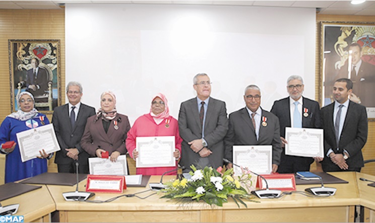 Cérémonie de remise de Wissams Royaux au ministère de la Réforme de l'administration et de la Fonction publique Cérémonie de remise de Wissams Royaux au ministère de la Réforme de l'administration et de la Fonction publique