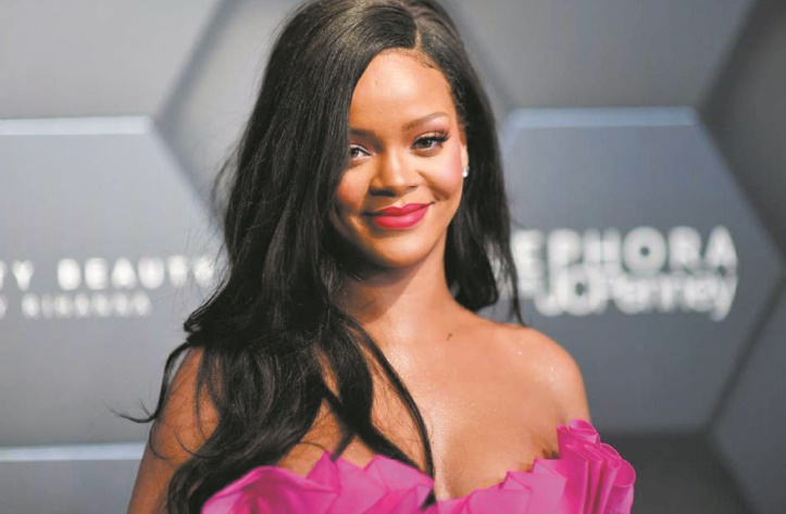 Rihanna poursuit son père en justice