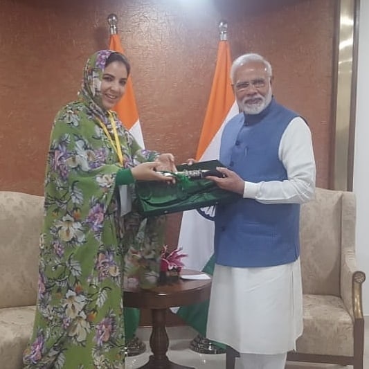 Rkia Derham reçue en audience par le Premier ministre indien Rkia Derham reçue en audience par le Premier ministre indien