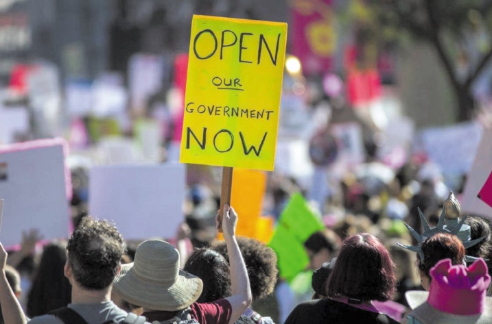 Un mois de "shutdown" aux Etats-Unis et un mince espoir d'en sortir
