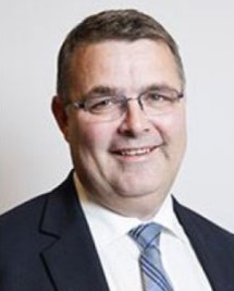 Insolite : Un ministre du Pétrole amoureux de son diesel Insolite : Un ministre du Pétrole amoureux de son diesel