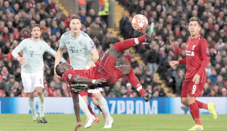 Liverpool maladroit, Barcelone muet