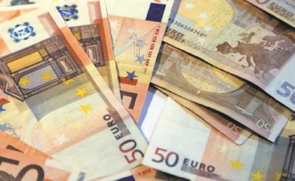 Insolite : Mystérieux dons d'argent Insolite : Mystérieux dons d'argent