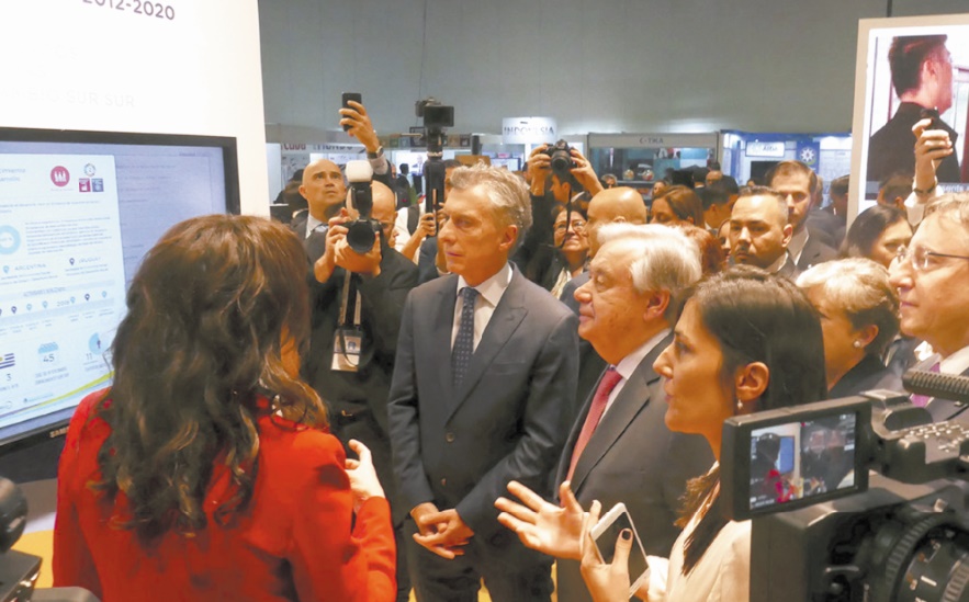Le Secrétaire général de l'ONU et le Président argentin au pavillon de  l'Argentine dans le cadre de la Conférence sur la coopération Sud-Sud.                                           Ph. UN