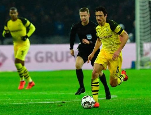 Bundesliga : Le Borussia marque le Bayern de près
