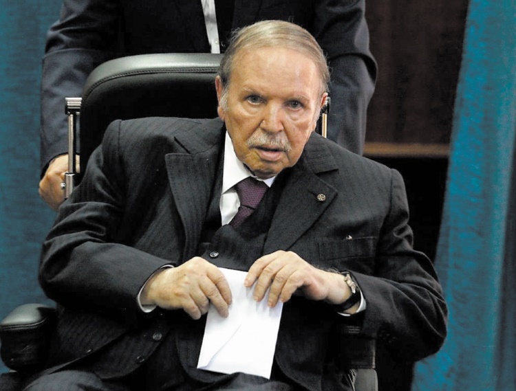 La présidence algérienne annonce la démission de Bouteflika d'ici le 28 avril