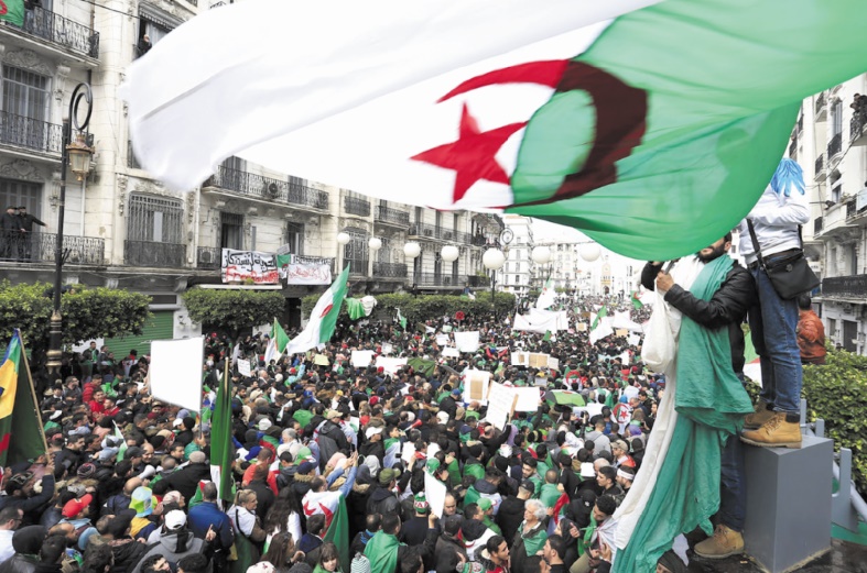 Bouteflika parti, les Algériens veulent rester mobilisés Bouteflika parti, les Algériens veulent rester mobilisés