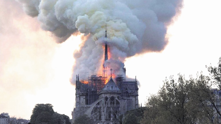 Le cœur de Paris ravagé