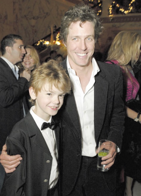 Stars de la même famille : Hugh Grant et Thomas Brodie-Sangster