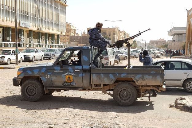 Au moins neuf morts dans une attaque  revendiquée par l'EI dans le sud de la Libye