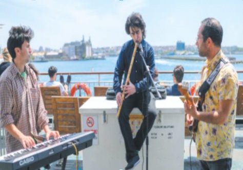 Sur les ferries d'Istanbul, traverser le Bosphore en musique