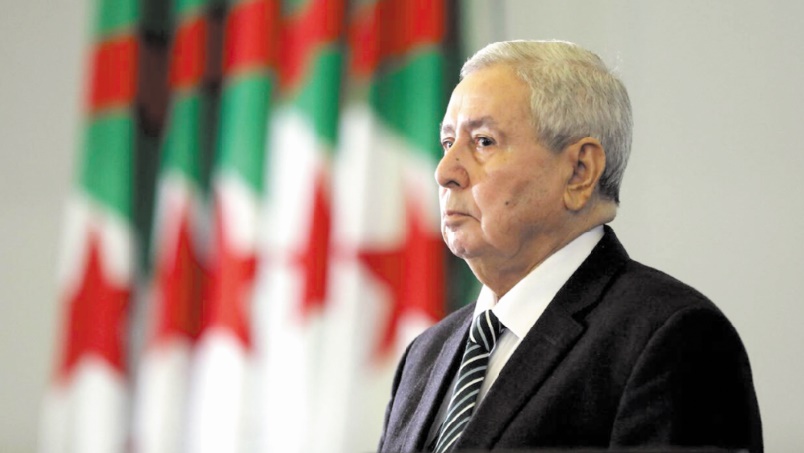 Le président algérien par intérim propose un dialogue sans participation de l'Etat