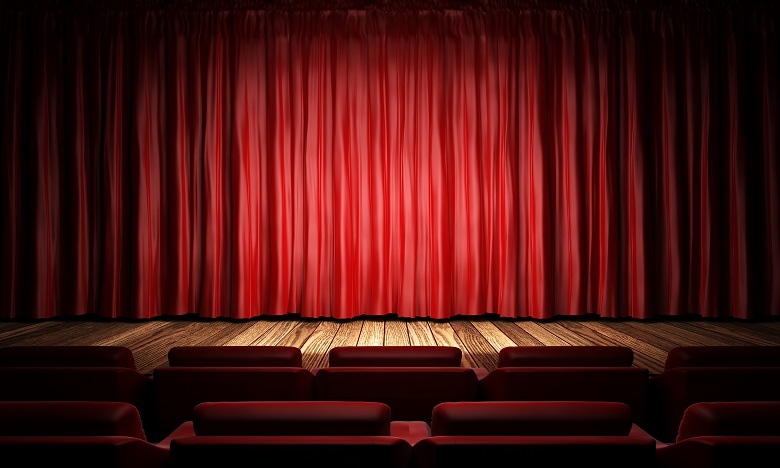 Le théâtre joue un rôle pionnier dans le développement des sociétés