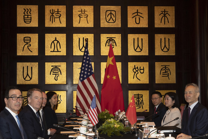 Après la sortie de Trump, brefs  pourparlers Chine-Etats-Unis à Shanghai