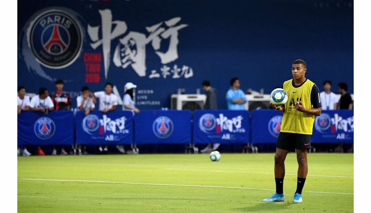 En Asie, le typhon marketing Mbappé