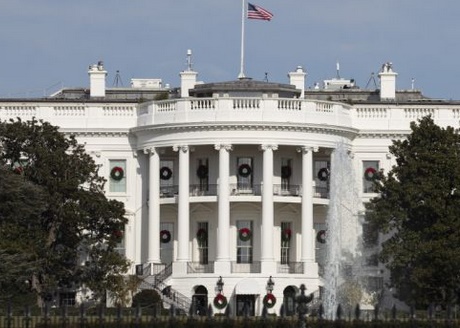 La Maison Blanche envisage des baisses d'impôts pour éviter une récession