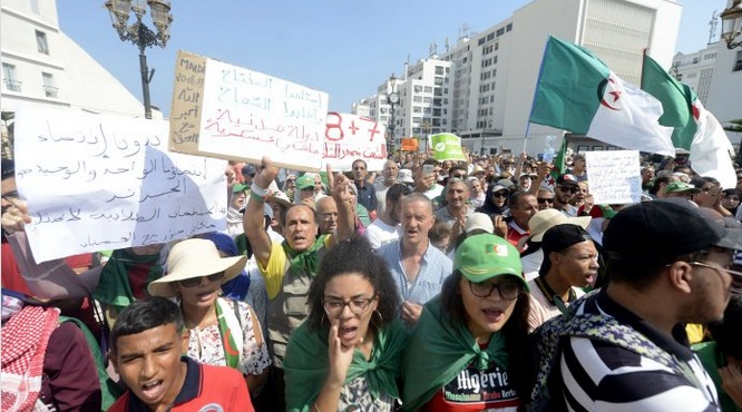 Les étudiants algériens dans la rue pour la 26ème semaine