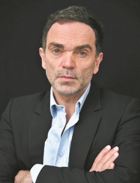 L'écrivain Yann Moix provoque la polémique en se décrivant en enfant battu