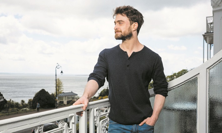 Daniel Radcliffe tourne un peu plus le dos à Harry Potter