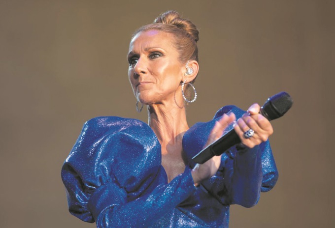 Céline Dion enflamme Québec au début de sa nouvelle tournée mondiale