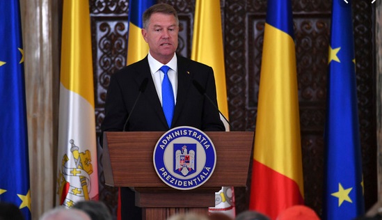 Le gouvernement roumain joue sa survie au Parlement
