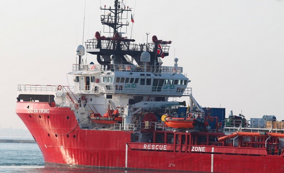 De nouveaux migrants bloqués en mer