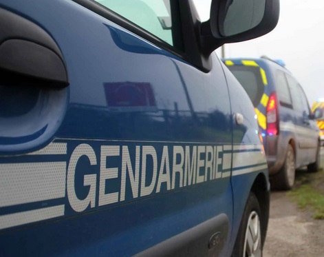 Insolite : Voler une voiture de gendarmerie