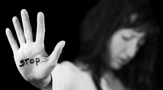 ​Appel à concilier approche punitive et dimension des droits de l'Homme en matière de lutte contre les violences faites aux femmes