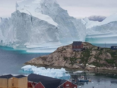 La glace du Groenland fond de plus en plus