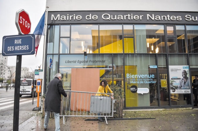 Explosion sur une mairie annexe de Nantes