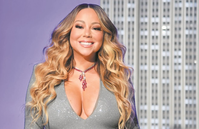 Mariah Carey, numéro 1 de la musique sur quatre décennies différentes Mariah Carey, numéro 1 de la musique sur quatre décennies différentes