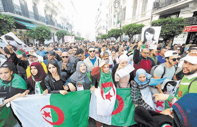Les étudiants algériens manifestent pour la 46ème semaine contre le pouvoir