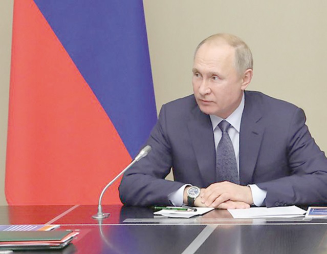 Poutine dépose ses propositions d'amendements à la Constitution