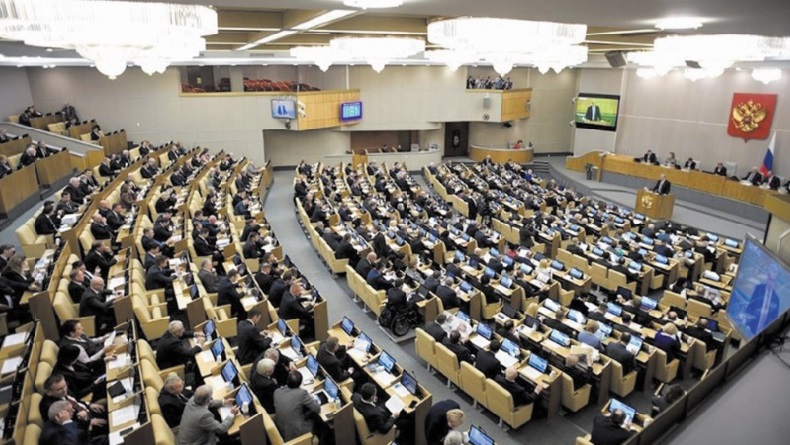 Les députés russes approuvent les amendements constitutionnels de Poutine