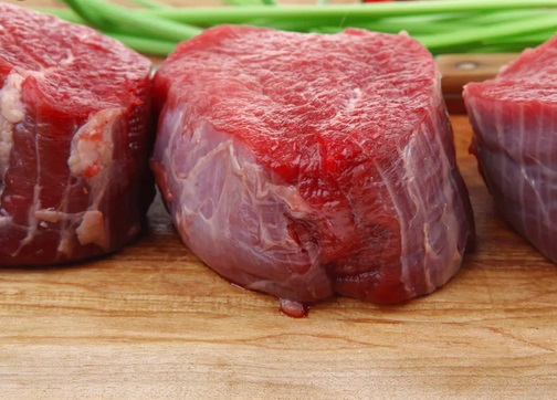 Une étude controversée sur la viande suscite une dispute entre une université texane et Harvard