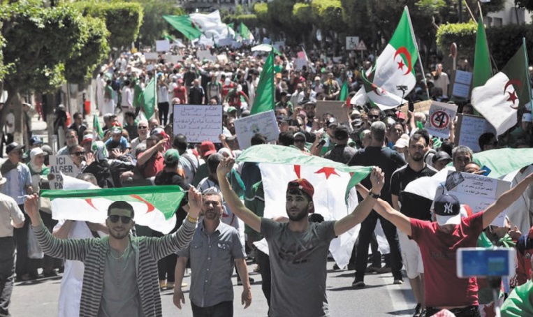 En Algérie, les réseaux sociaux, garants de la mémoire d'une contestation inédite